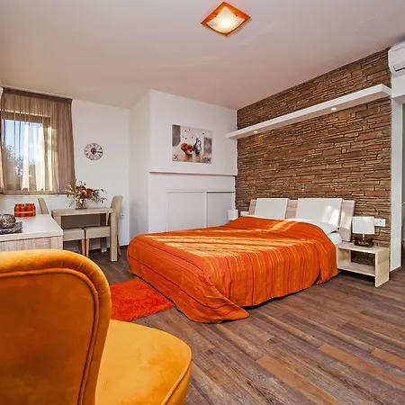 Apartment Figarola *