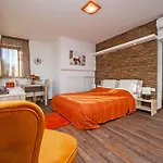 Apartment Figarola *